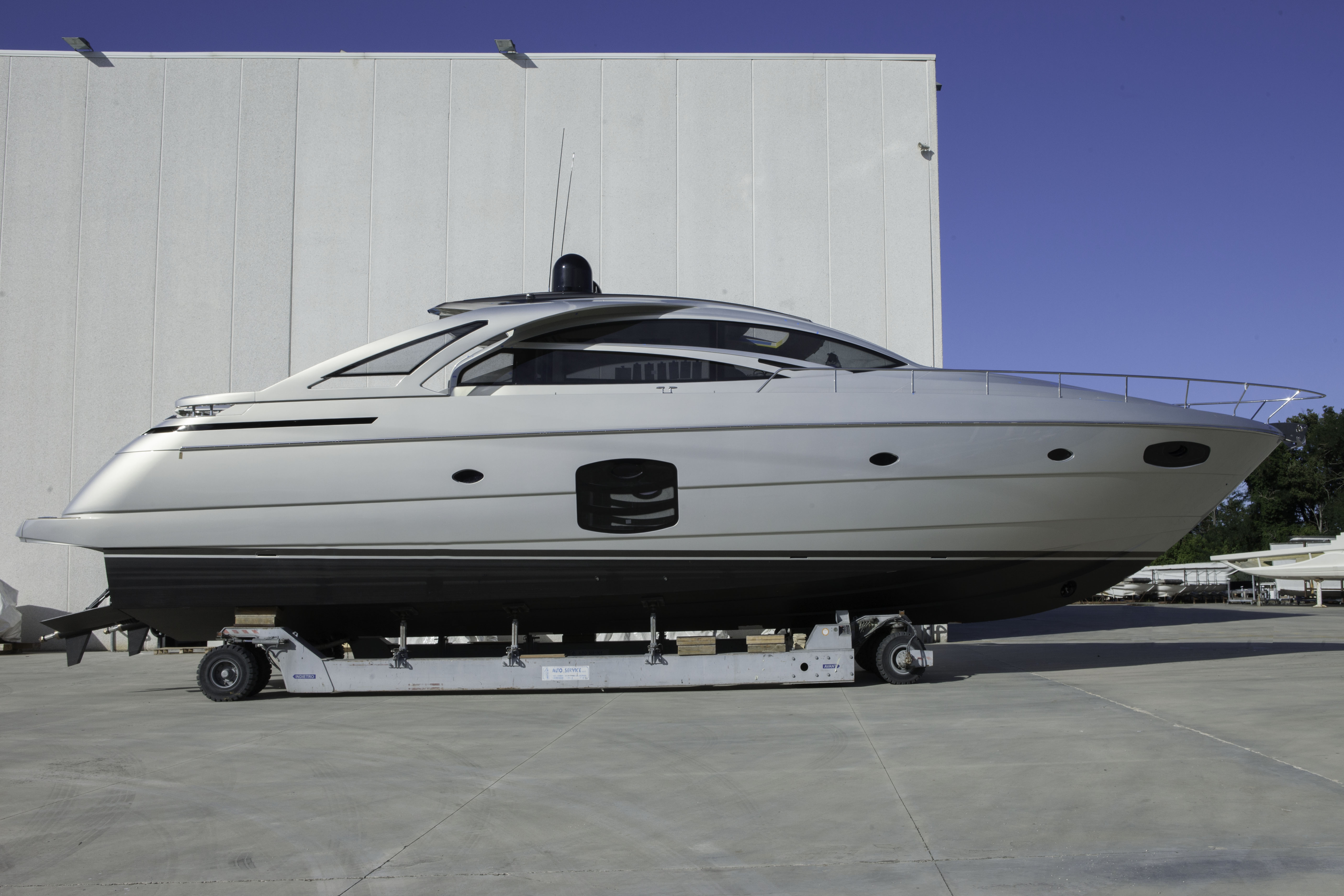 Pershing 70 fará seu debut em Cannes