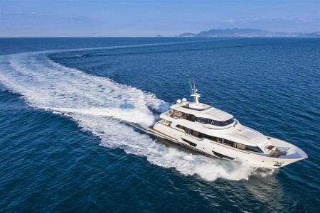 FERRETTI CUSTOM LINE NAVETTA 28M