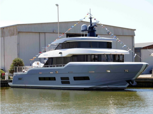 explorer Yatch 2