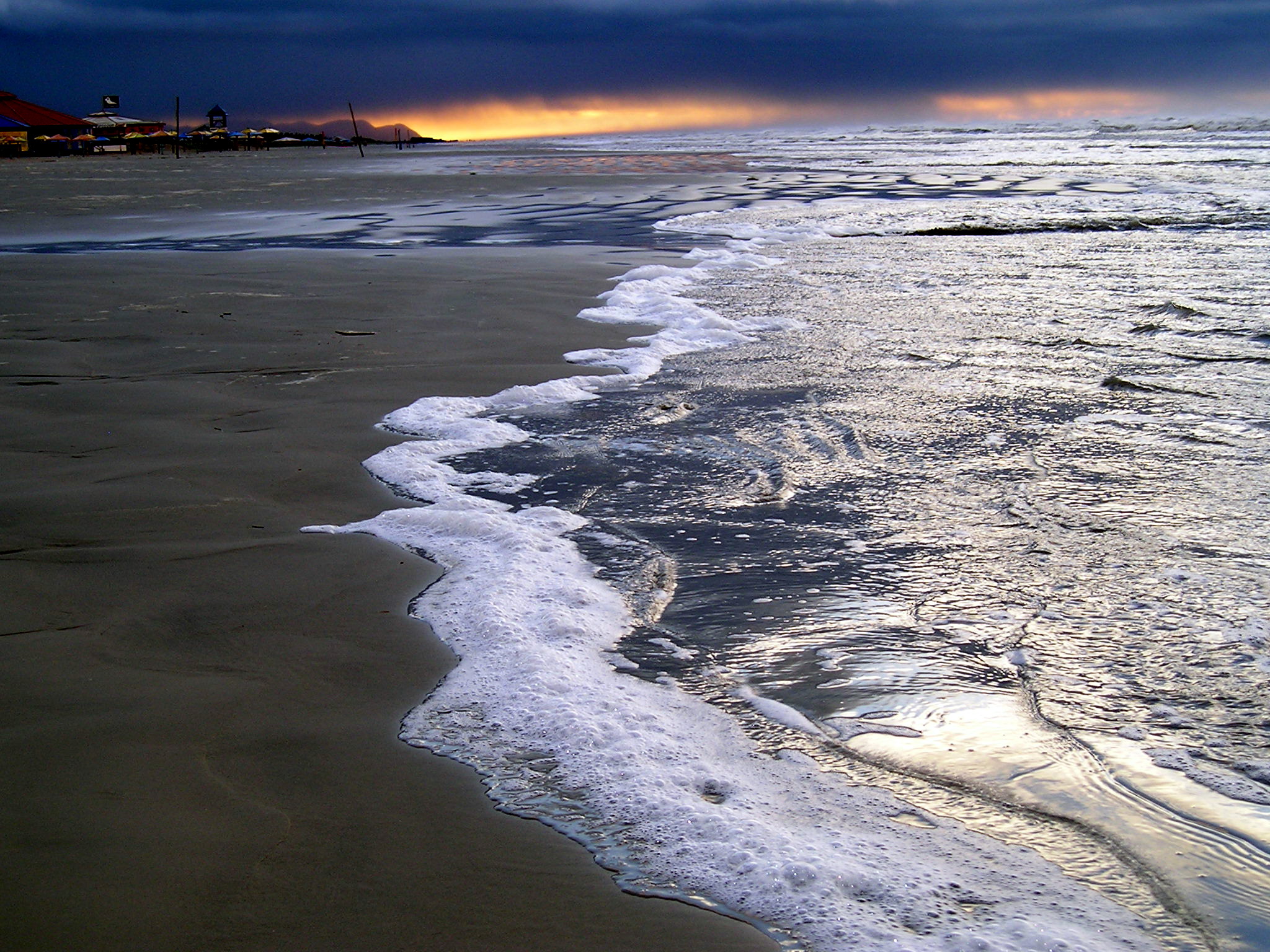 Ilha Comprida: 74 km de praia e natureza preservada