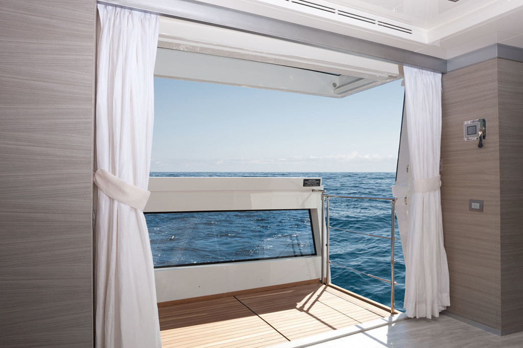 benetti-veloce-balcony