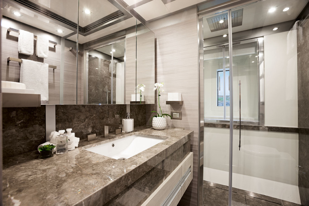 benetti-veloce-bathroom