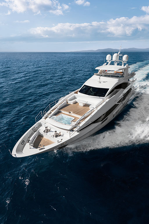 benetti-veloce-bow