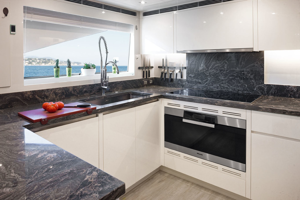 benetti-veloce-kitchen