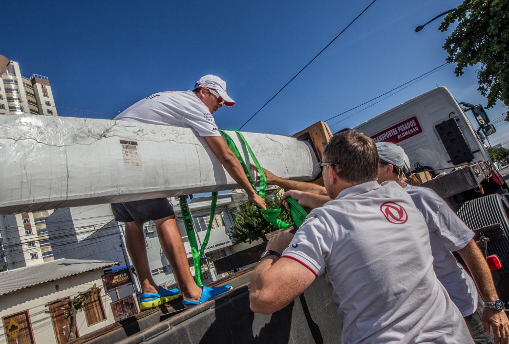 A equipe de apoio terá pouco tempo para a instalação (Foto Alinhoa Sanchez)