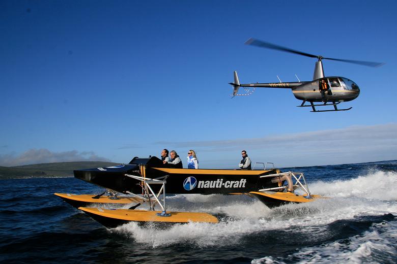 Outro modelo disponível, também em fase final de teste é um catamarã com suspensão independente