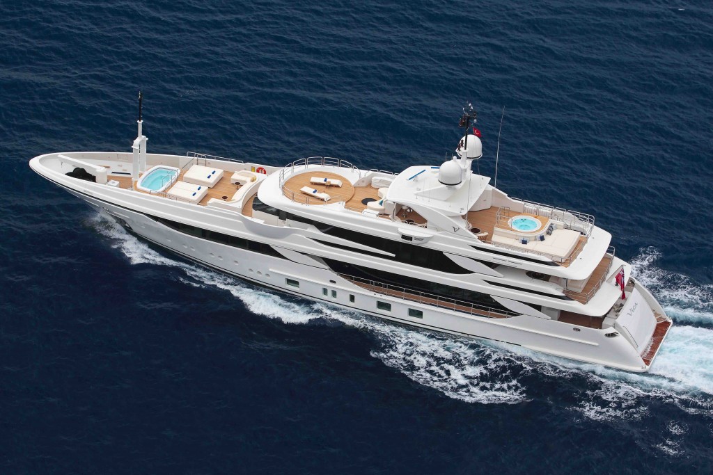 Benetti constrói primeiro barco combinando fibra de vidro e alumínio