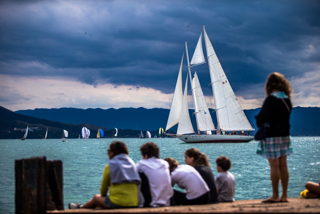 BARCO URUGUAIO É CAMPEÃO DA ILHABELA SAILING WEEK