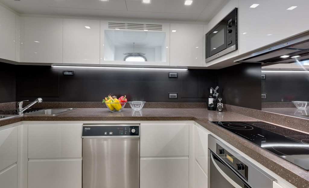 mangusta_110_interiors_16