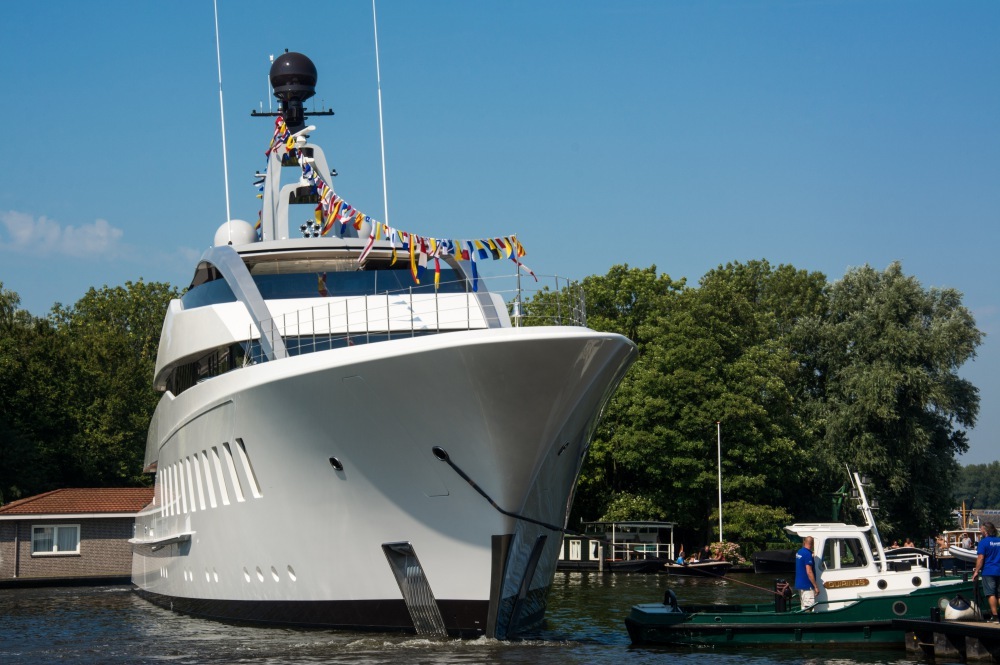 2015-08-Feadship-Halo-Launch-02-big