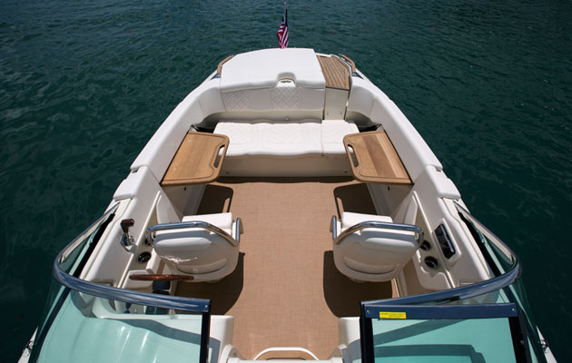 Chris-Craft-Capri-25-cockpit