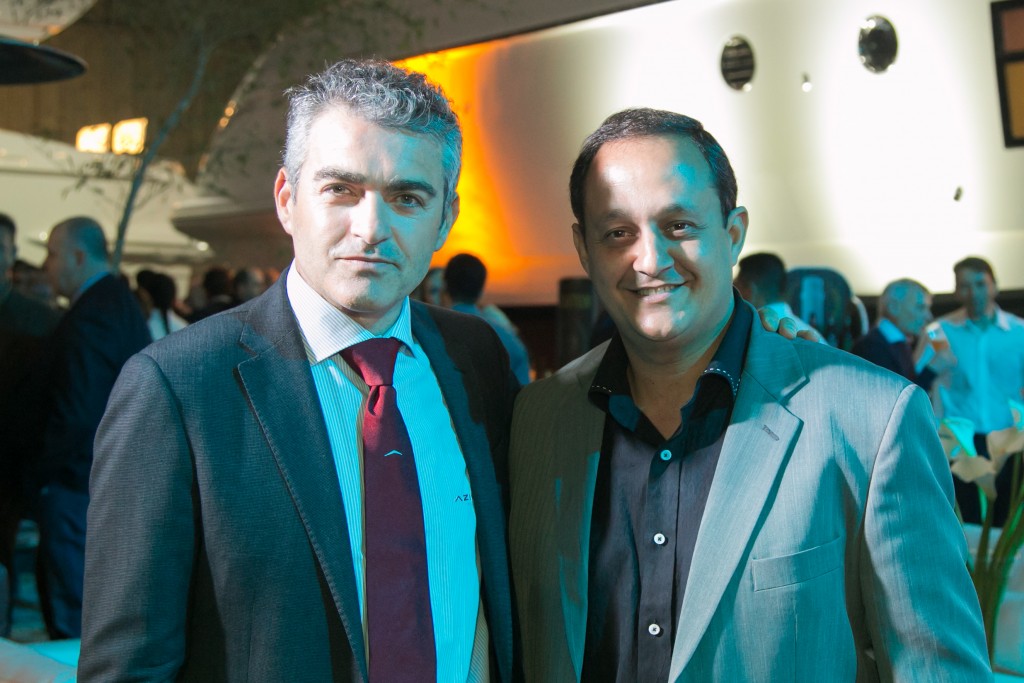  O CEO da Azimut do Brasil Davide Breviglieri e o presidente da Associação Náutica Catarinense para o Brasil (Acatmar) Mané Ferrari