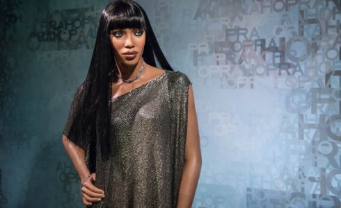 post-noomi-rapace-to-play-amy-winehouse-in-biopic