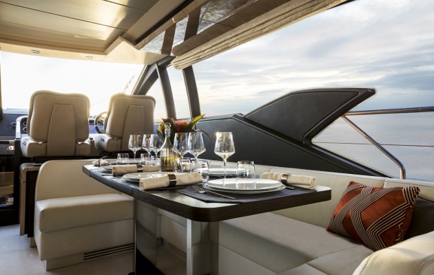 Azimut-66-saloon-630x400