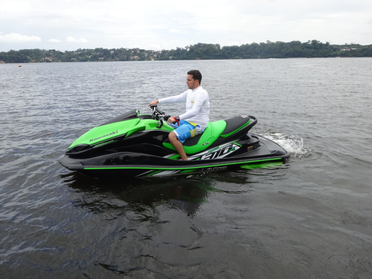 Kawasaki lança jet ski produzido em série com 310 HP
