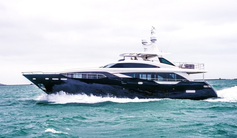 Conheça o luxuoso interior da nova Princess 30m