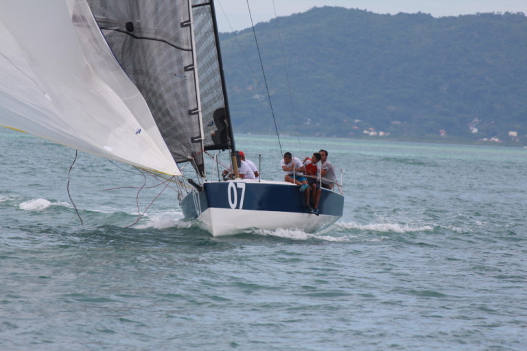 Regata Centro-Jurerê abre a Copa Veleiros de Oceano