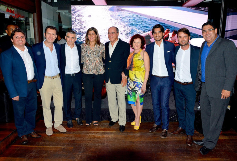 “Aperitivo Azimut” é realizado na Bahia Marina e apresentou novidades