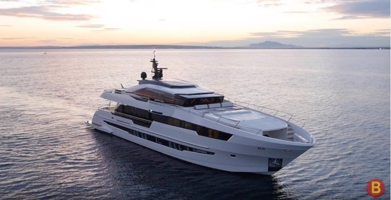 Astondoa Century 110, o barco de um brasileiro