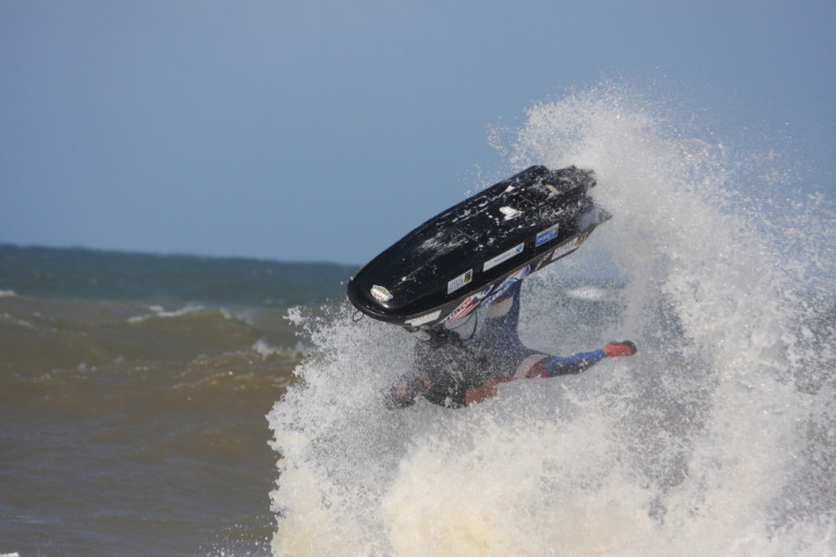 Praia de Stella Maris, em Salvador, recebe o 15º Jet waves World Championship