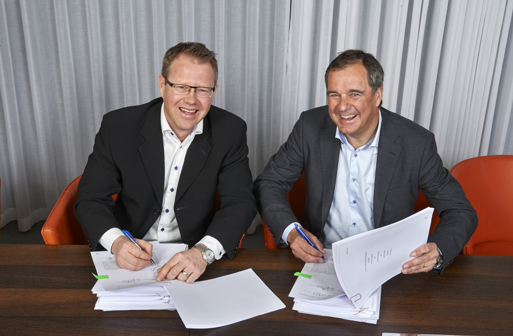 Per Landegren, CEO da Humphree (esq.) e Björn Ingemanson, presidente da Volvo Penta.