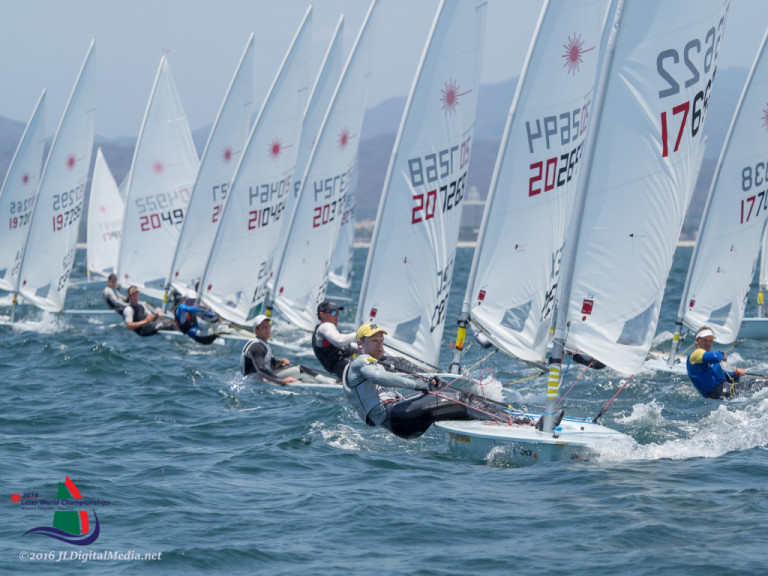 Scheidt mantém o terceiro lugar no Mundial