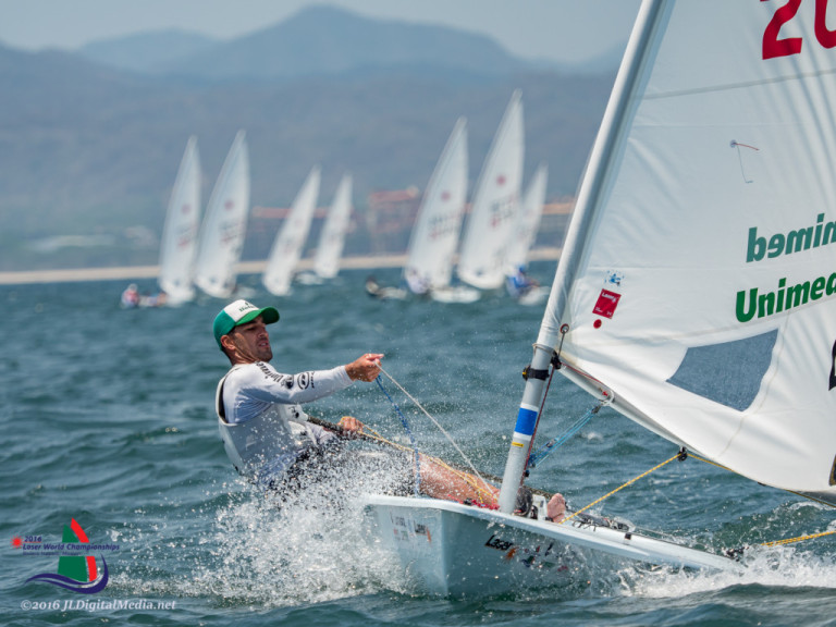 Bruno Fontes avança à fase final do Mundial de Laser