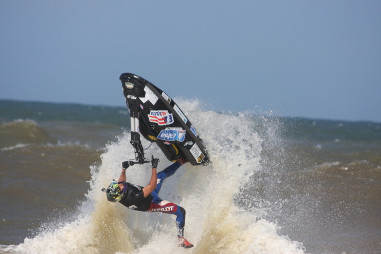 Destaques do 15º Jet Waves estreiam no circuito mundial