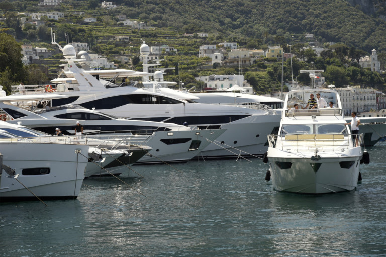 AZIMUT CELEBRA VIDA A BORDO EM CAPRI NO TRADICIONAL YACHTING GALA