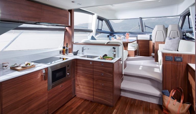 Primeiras imagens do interior da nova Princess 49