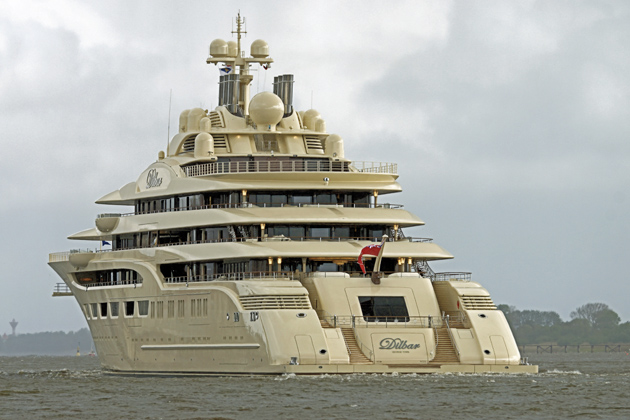 Worlds-largest-Yacht-Dilbar-5