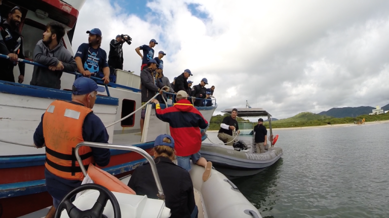 Limpeza dos Mares tira quatro toneladas de lixo em Governador Celso Ramos