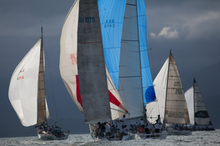 Ubatuba Sailing Festival reúne equipes e comemora 7a edição