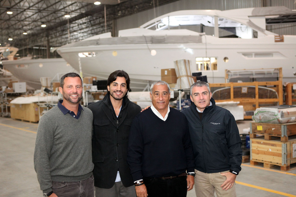 O presidente da Azimut-Benetti USA, Federico Ferrante com o diretor comercial da Azimut Yachts no Brasil Francesco Caputo, o diretor da Marine Max Andrew Schneider e o CEO da Azimut Yachts no Brasil Davide Breviglieri.