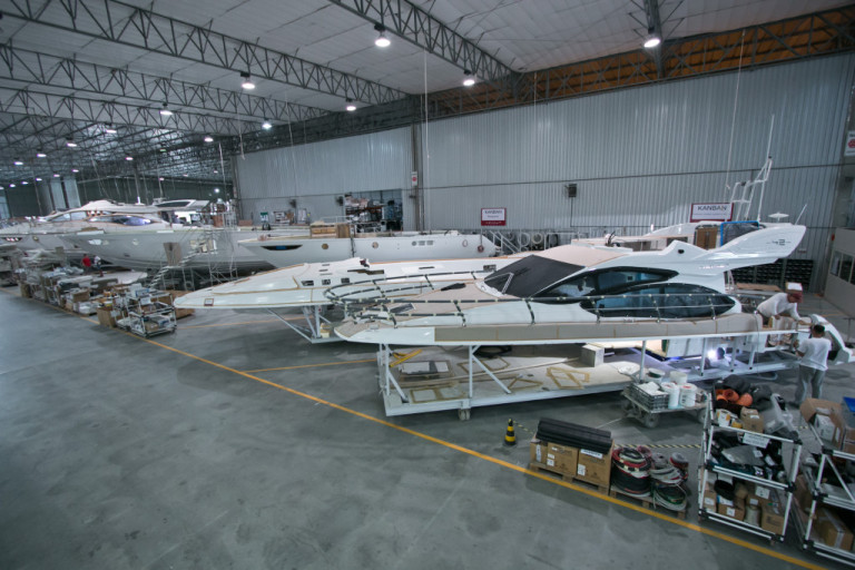 Azimut Yachts recebe Selo Social em Itajaí