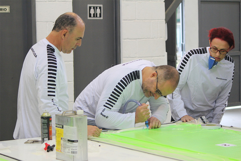 Barracuda Composites e Marine Composites abrem vagas para treinamento de Infusão a Vácuo no Rio de Janeiro