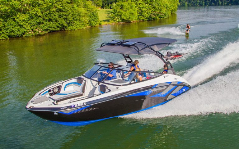 Yamaha 242X E- Series: O jetboat feito para ação