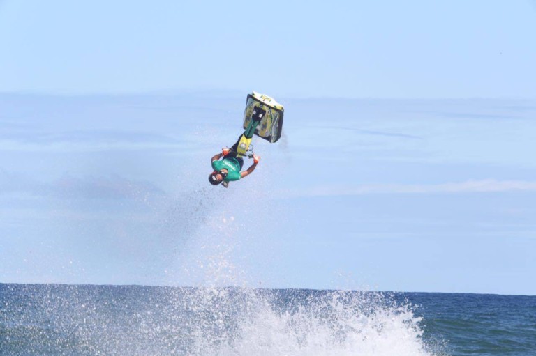 Baiano Bruno Jacob vence o 15º Jet Waves