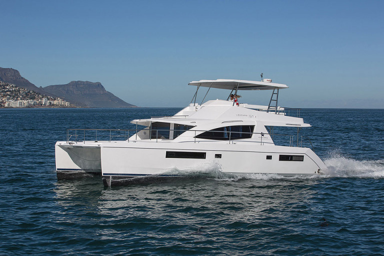 Tour Virtual: disponível para charter, conheça o Leopard 51 Powercat