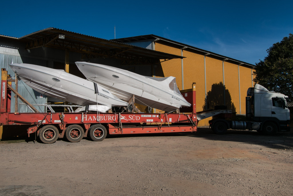 Lanchas de 24 e 27 pés serão enviadas para a Argentina nos próximos dias. Foto: Acioni Cassaniga