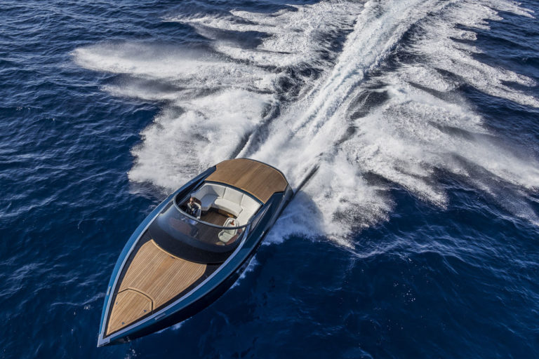 aston-martin-yacht-am37-9-768x512