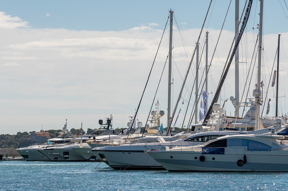 exhibition-at-the-port-pierre-canto-during-cannes-yachting-festival
