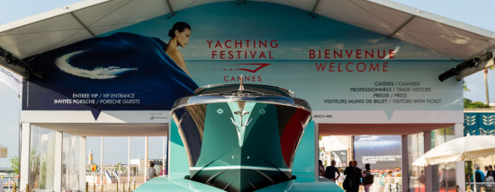 vieux-port-and-atmosphere-cannes-yachting-festival-3_2