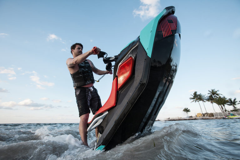 Vídeo: Lançamento Mundial Sea Doo Spark TRIXX