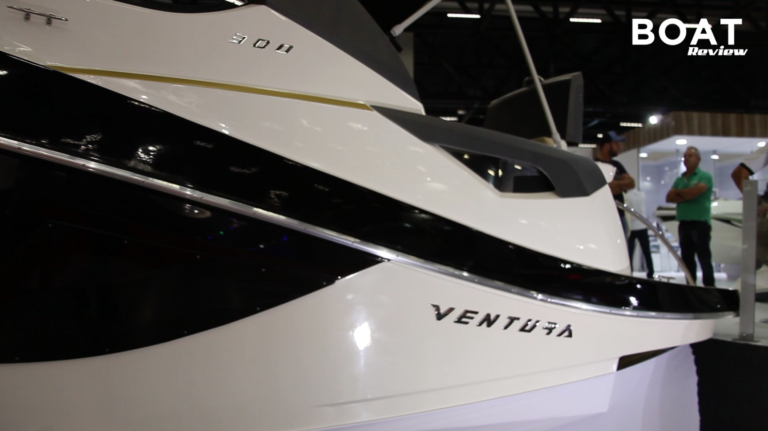 Boat Review – nova Ventura V300 com proa aberta e cabine
