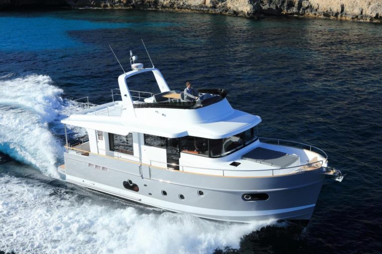 Beneteau entrega o milésimo Swift Trawler