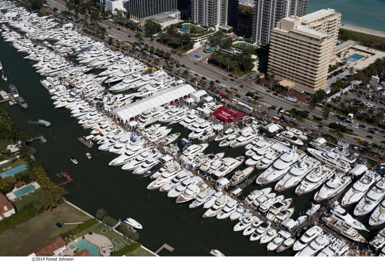 Yachts Miami Beach terá novo laytout em 2017