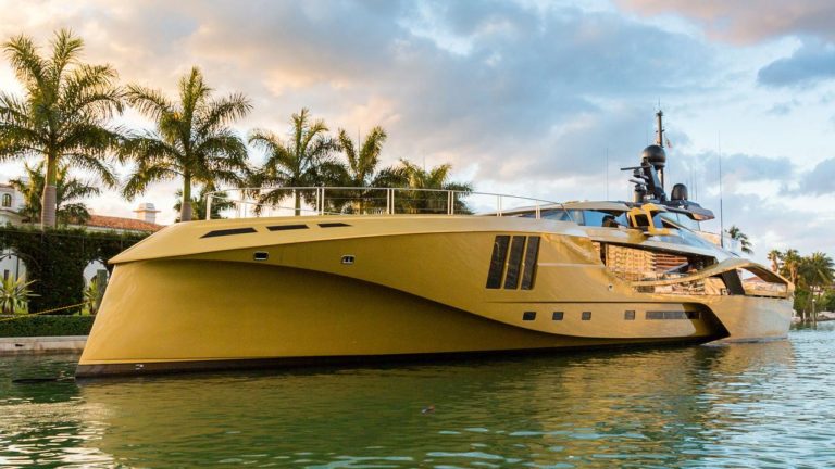 10 mega iates que poderiam estar disponíveis para charter