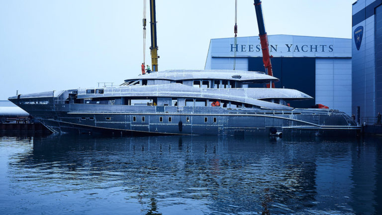 Projeto Heesen Ayla tem o casco e superestrutura finalmente unidos