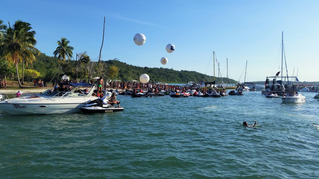 Marina Boat Day acontece na ilha de Bimbarras, na Bahia durante o final de semana